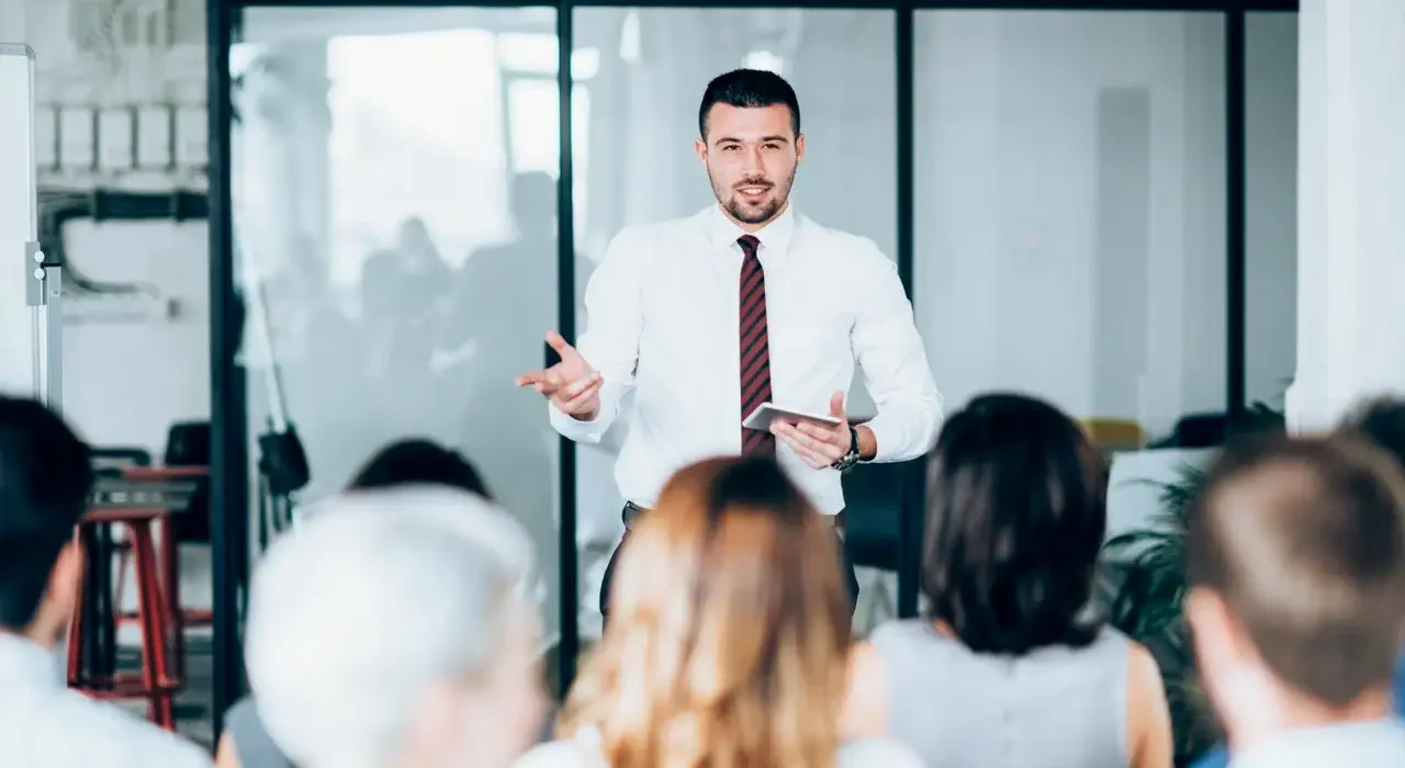 El poder del upskilling y reskilling en la comunicación estratégica de 2026