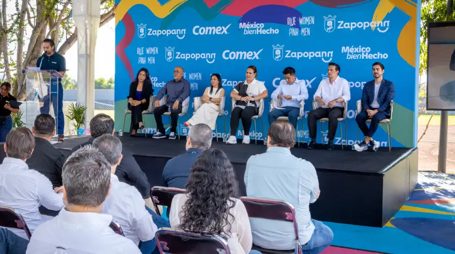 Infraestructura urbana recuperada con pintura en Zapopan