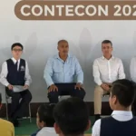 Ceremonia de becas educativas en Manzanillo