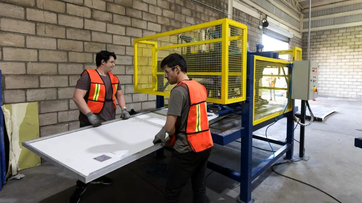 Rafiqui, SEDES Jalisco y AMIF activan red de reciclaje de paneles solares